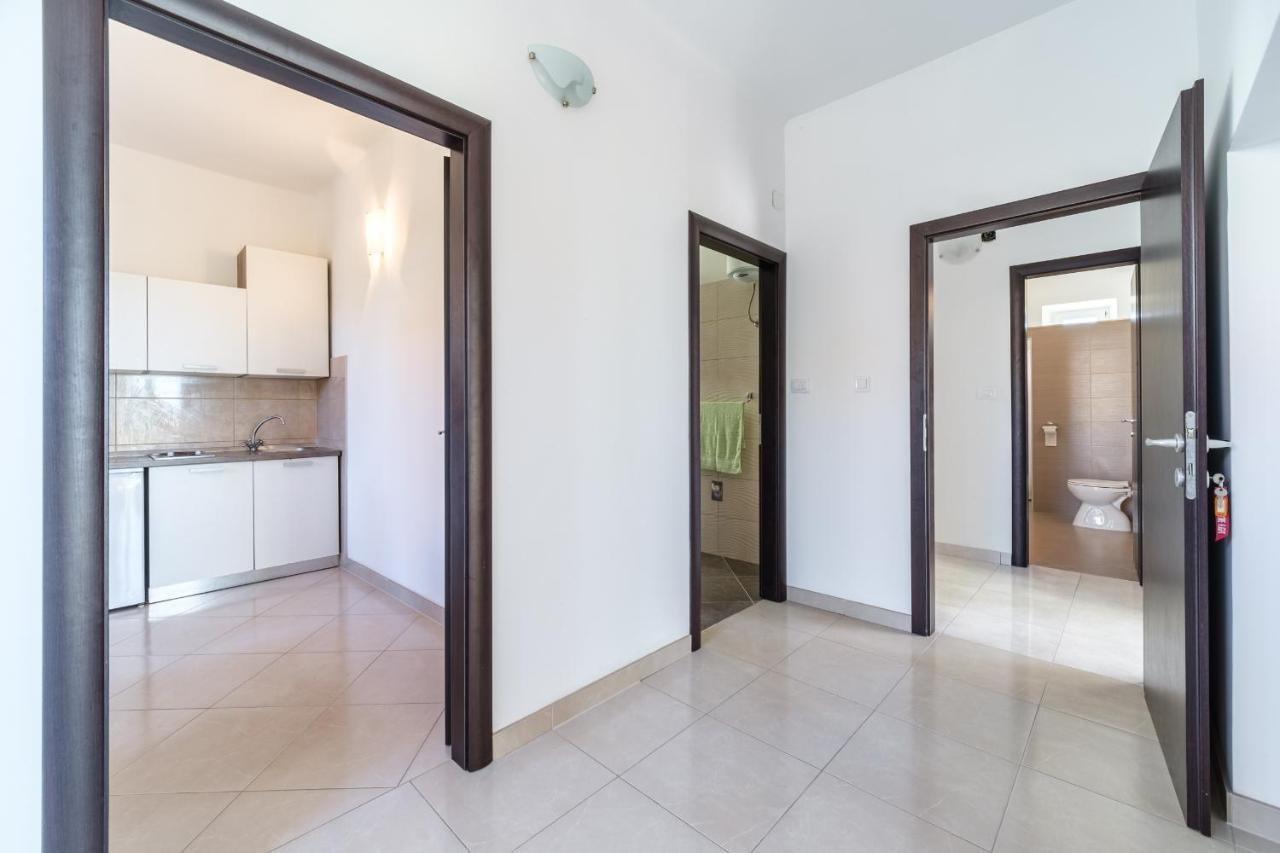 Beach Paradise Apartments Подстрана Экстерьер фото