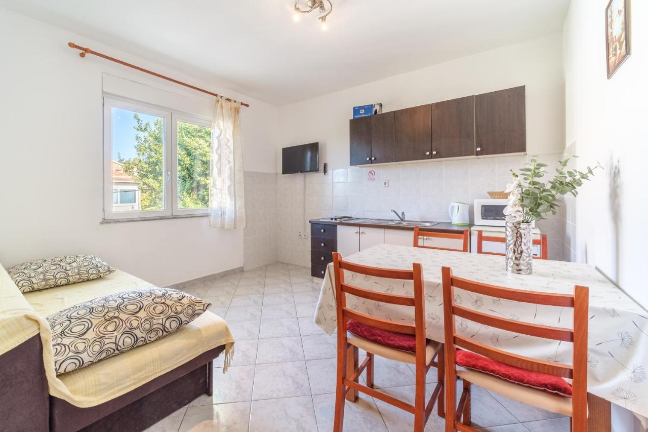 Beach Paradise Apartments Подстрана Экстерьер фото