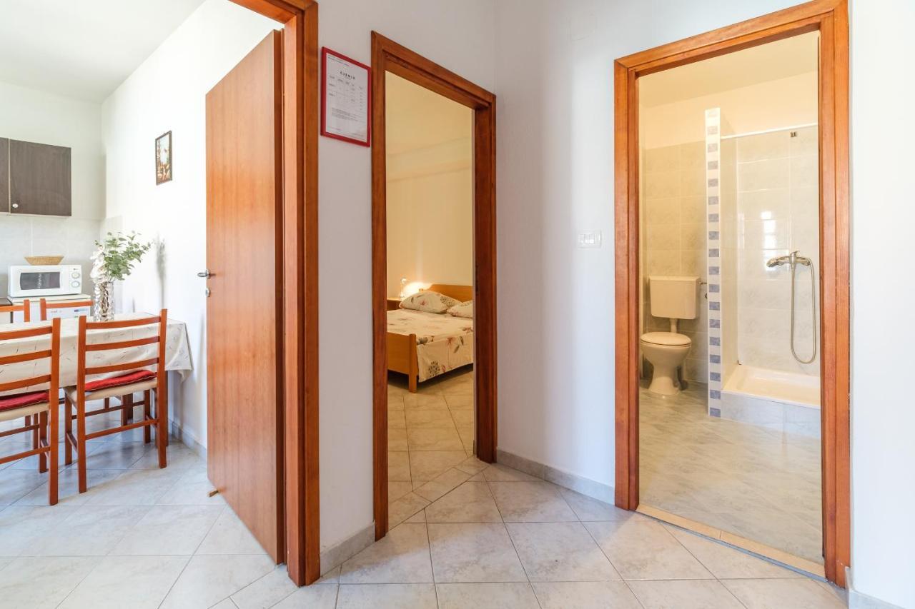 Beach Paradise Apartments Подстрана Экстерьер фото