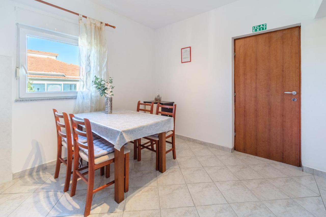 Beach Paradise Apartments Подстрана Экстерьер фото